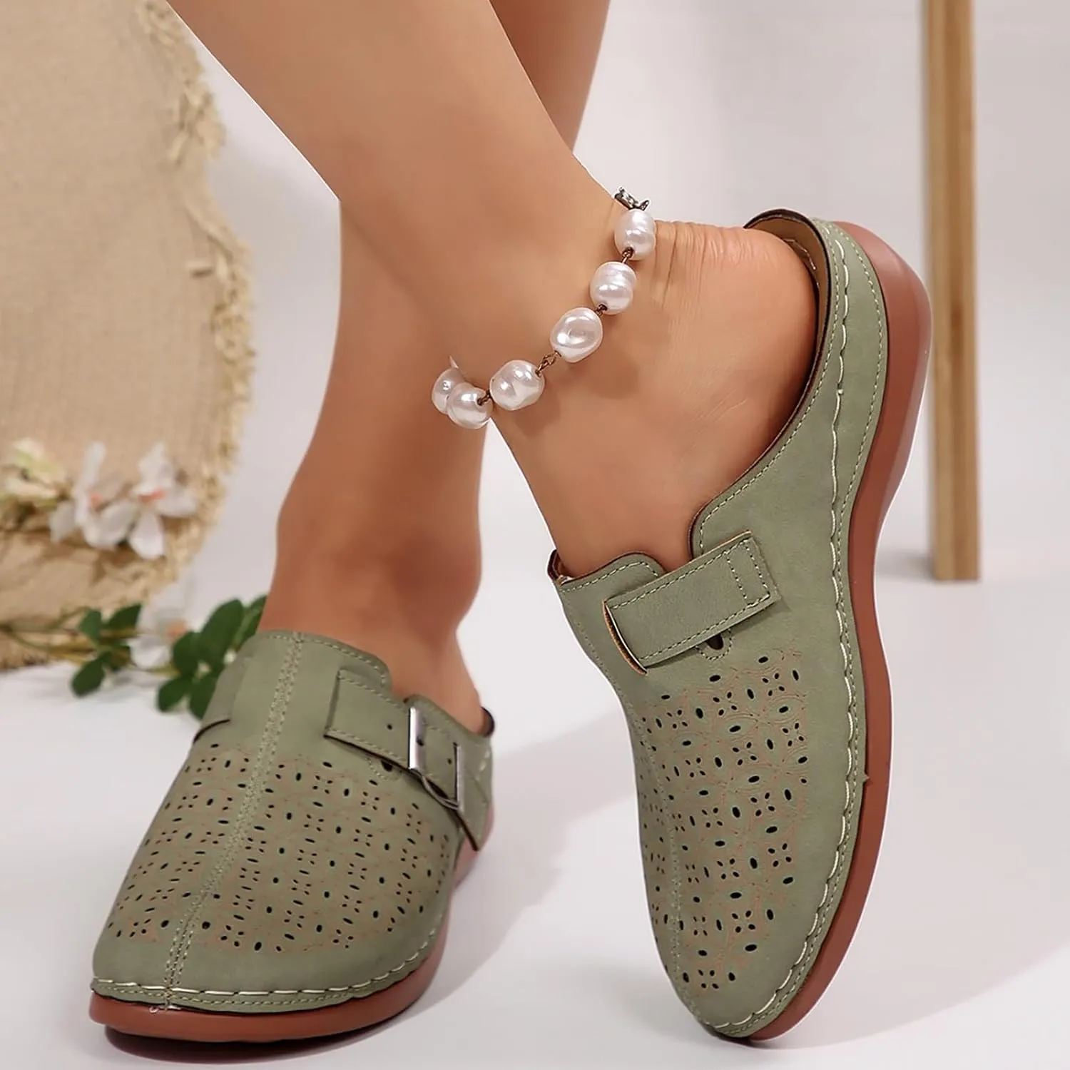 Clogs for Women Closed Toe Walking Sandals Comfortable Arch Support Mules Backless Low Wedge Slip on Shoes Fashion Breathable Summer Sandals Casual Hollow Out Sandal